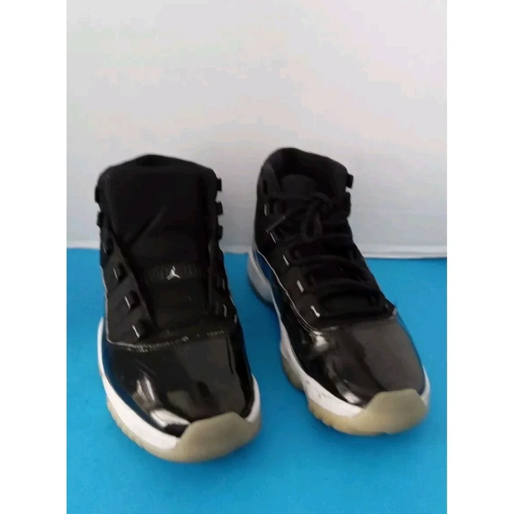 Size 12 - Jordan 11‎ Retro High Jubilee / 25th Anniversary, Missing One Lace